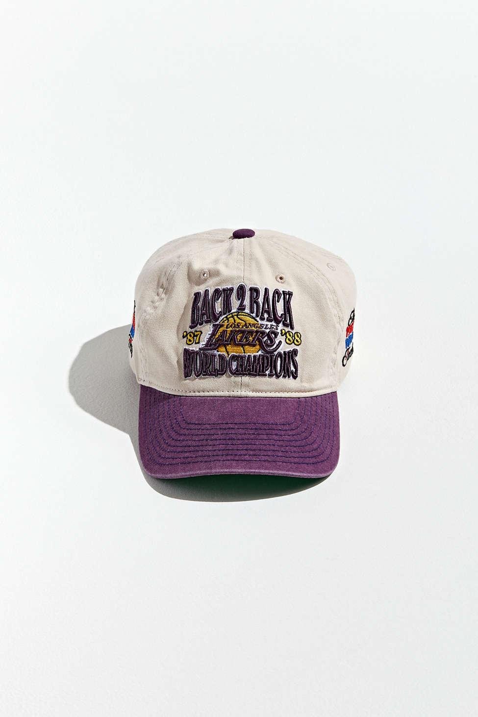 MITCHELL & NESS: NBA BACK 2 BACK CHAMPIONSHIP HAT