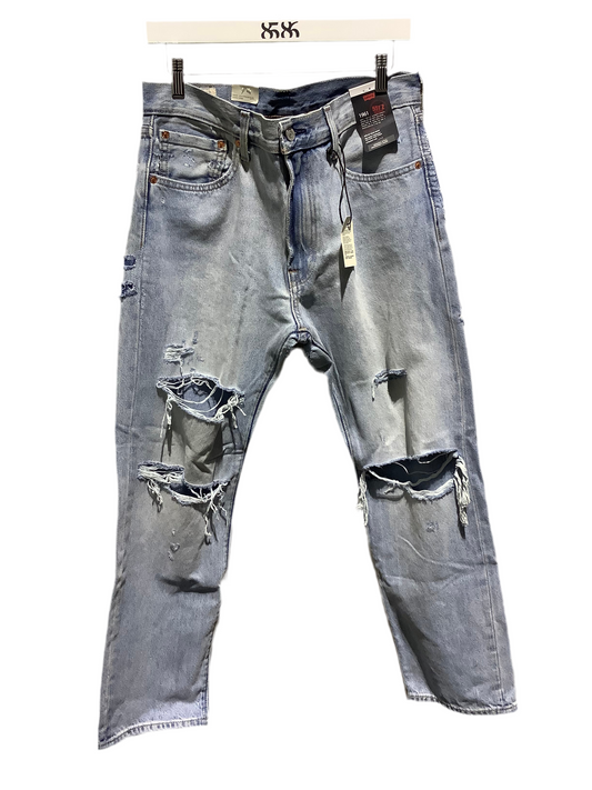 LEVIS PREMIUM: DISTRESSED STRAIGHT LEG JEANS