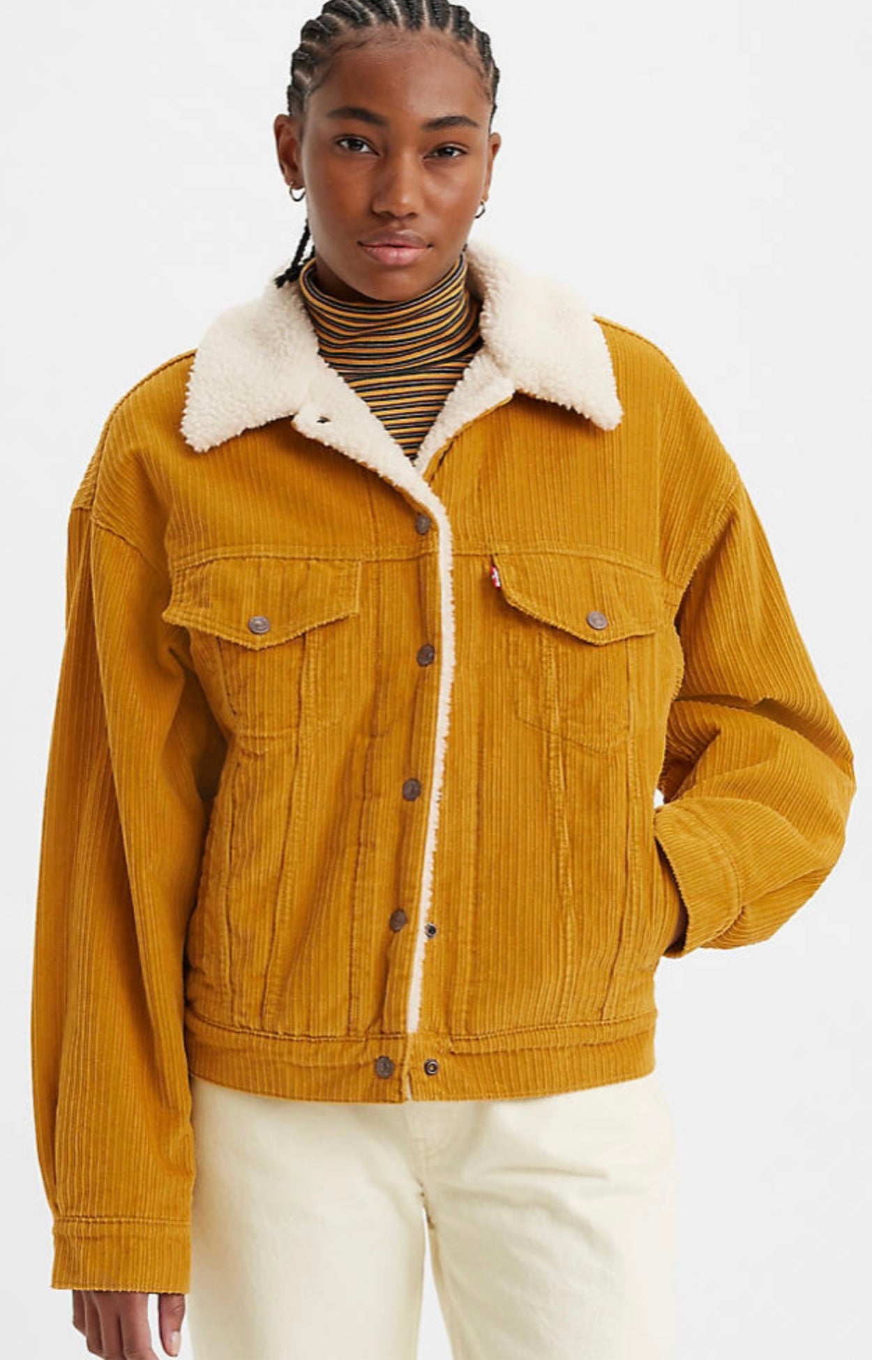 Levi's® Premium: 90’s SHERPA CORDUROY TRUCKER JACKET (on model closed)