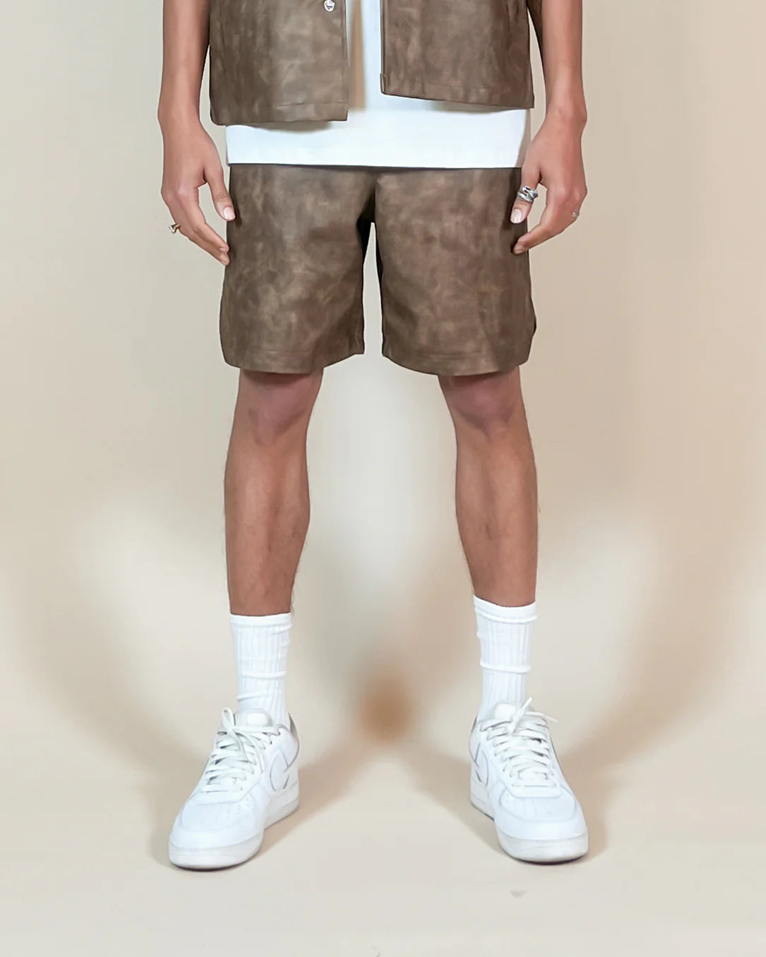 EPTM LUXE BROWN SHORT (view on model)