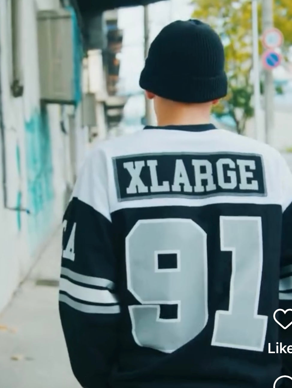 XLARGE: LONG SLEEVE FOOTBALL TEE (white back view)