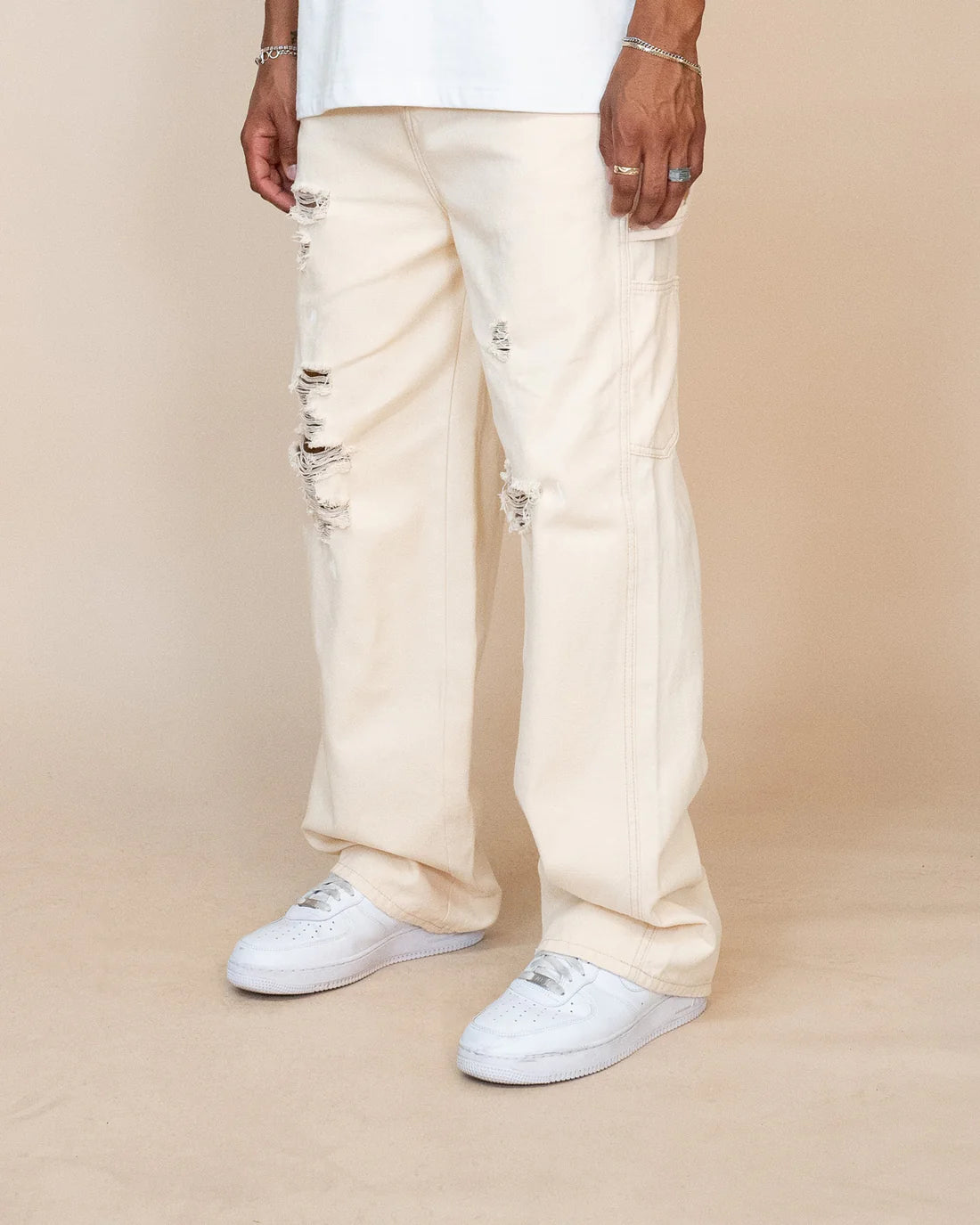 EPTM: VINTAGE CARPENTER PANTS CREAM (on model) side view