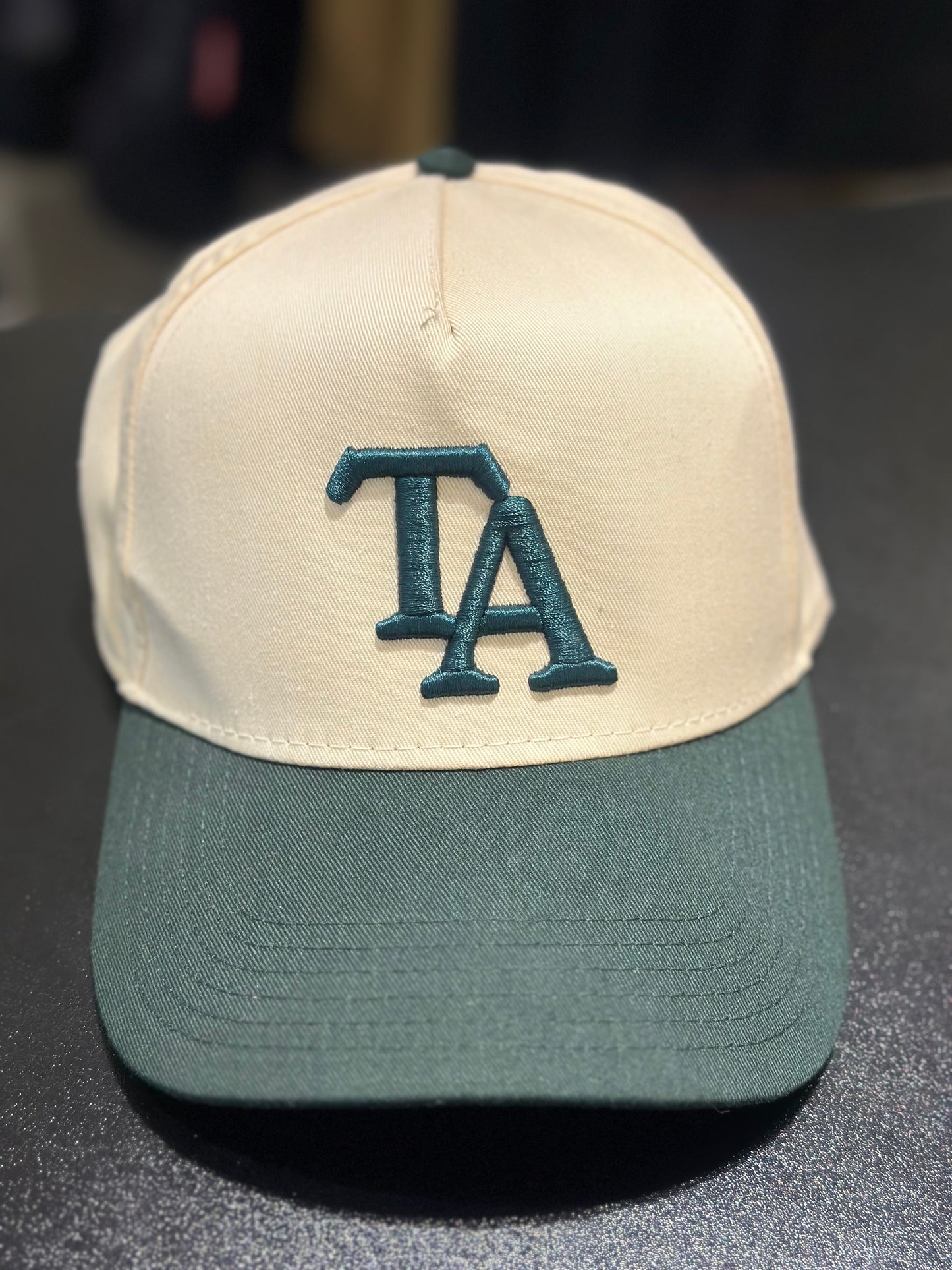 TOO AUNTHENTIQ: BASEBALL HAT