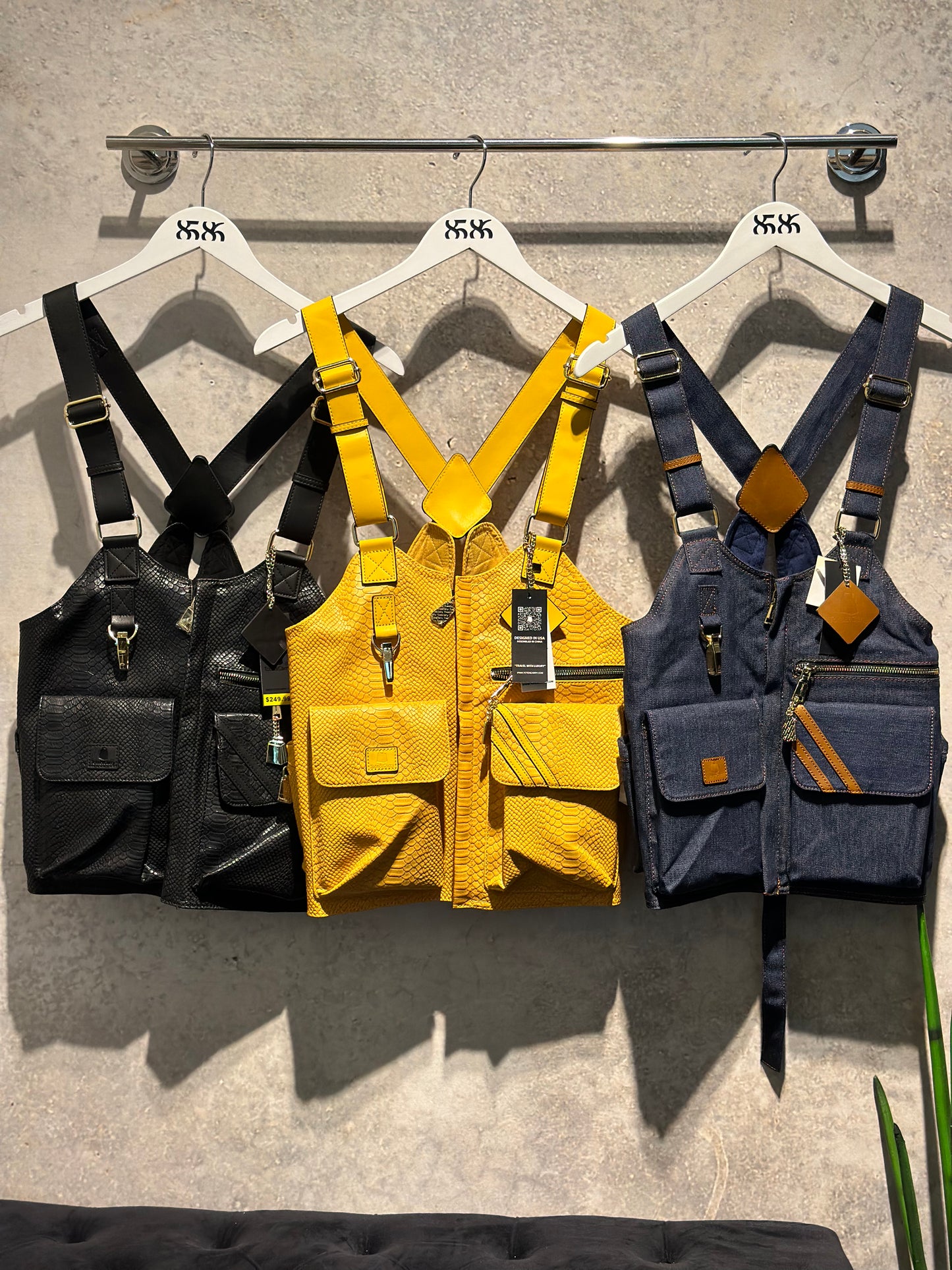 TOTE & CARRY: MENS TACTICAL VEST