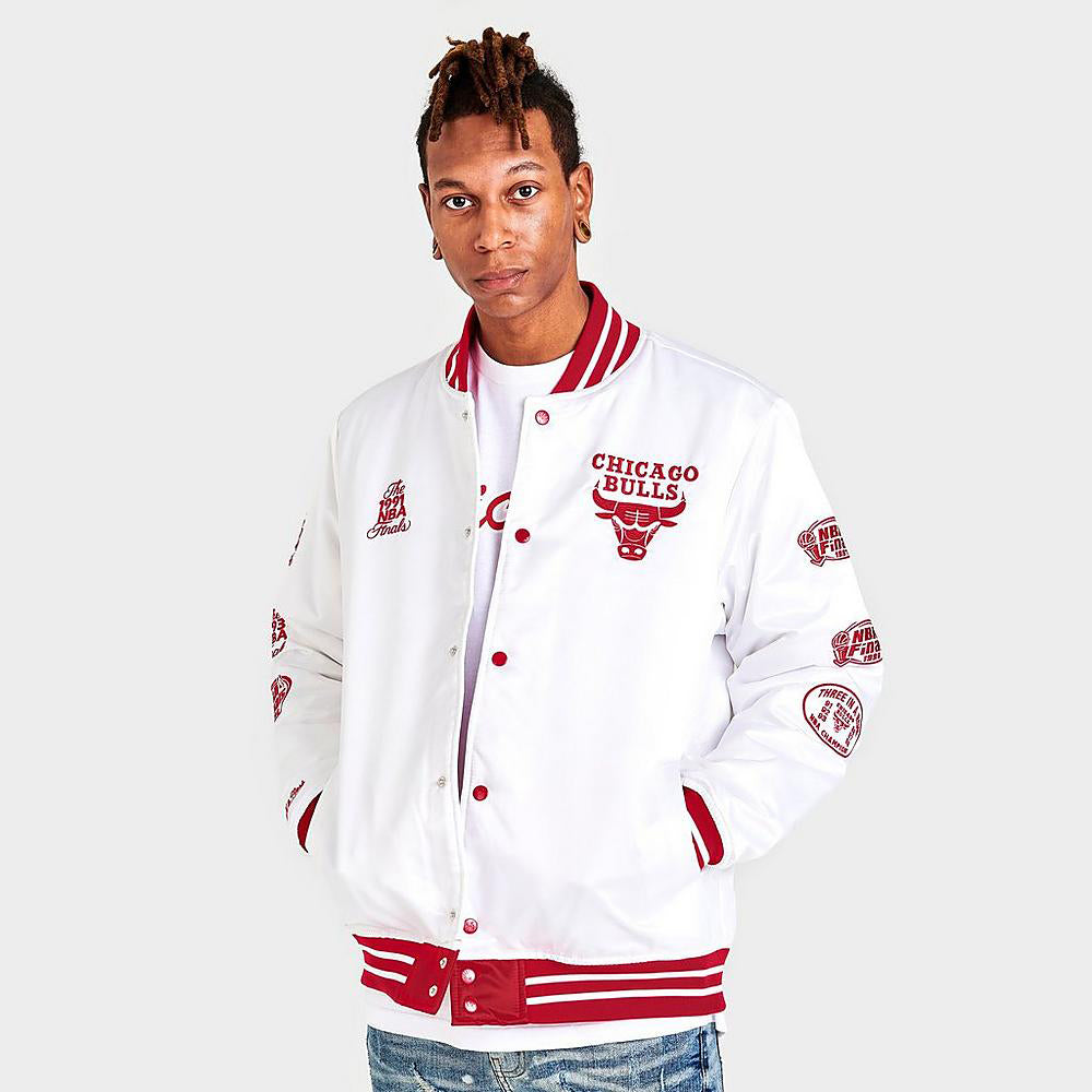 MITCHELL AND NESS NBA CHICAGO BULLS LIGHTWEIGHT JACKET