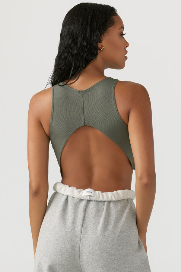 JOAH BROWN: CURVE CROP TANK