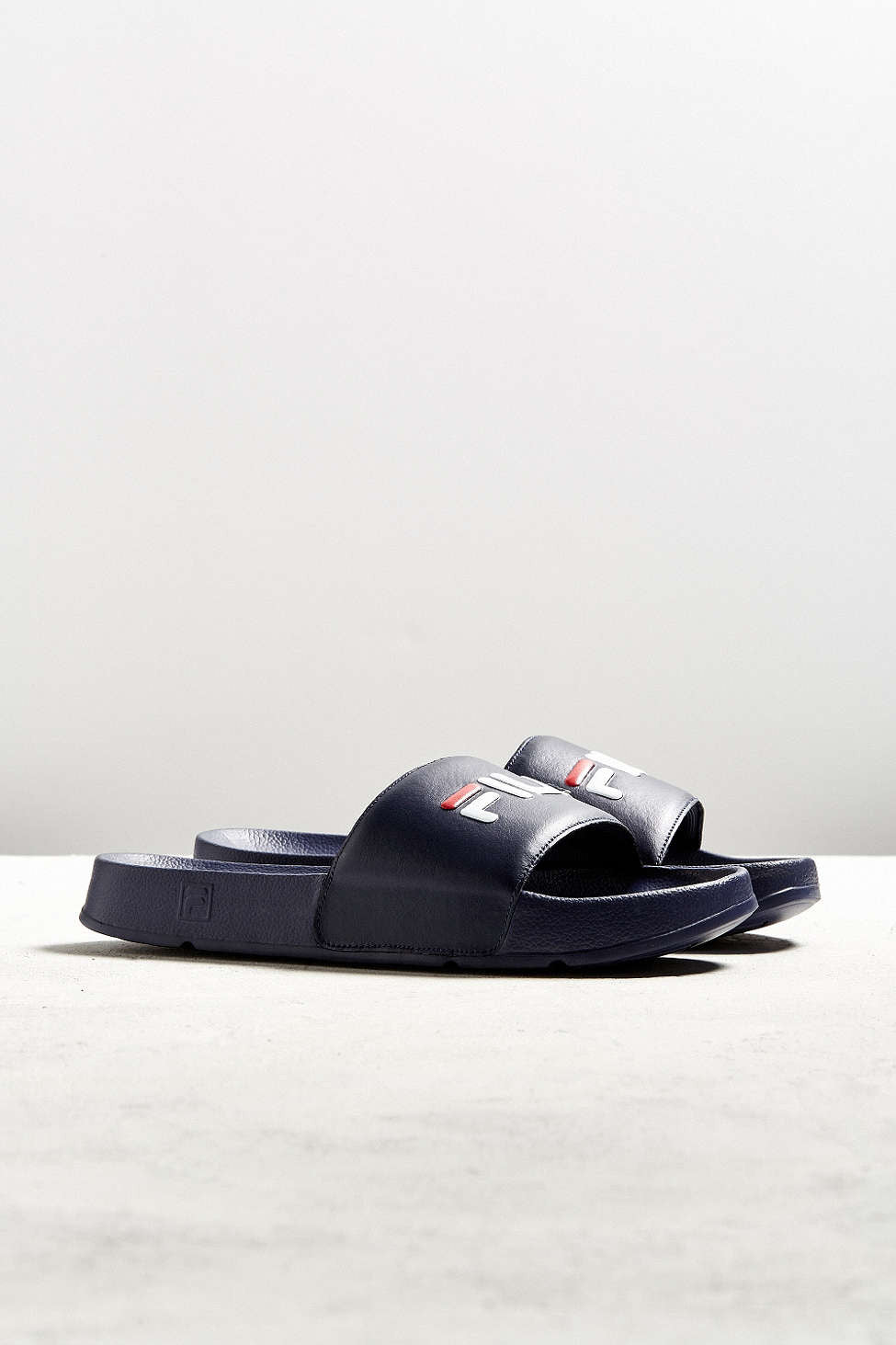 Fila Morro Bay Slipper Flip Flops Black | Dressinn